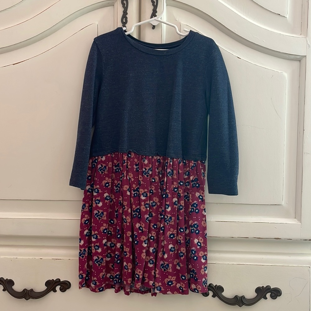 Pretty, floral dress size 7